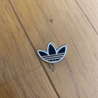 アディダス(adidas)のアディダス　ピンバッチ(バッジ/ピンバッジ)