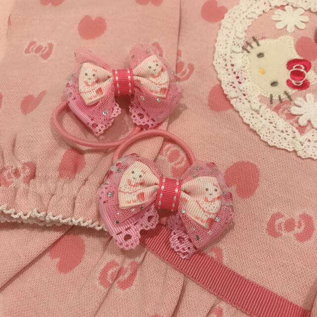 coeur a coeur(クーラクール)のクーラクール キティコラボ トップス 靴下 キッズ/ベビー/マタニティのキッズ服女の子用(90cm~)(Tシャツ/カットソー)の商品写真