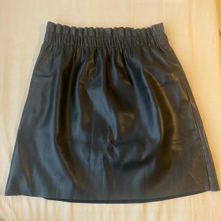 ザラ(ZARA)のレザースカート　黒　ゴム(ひざ丈スカート)