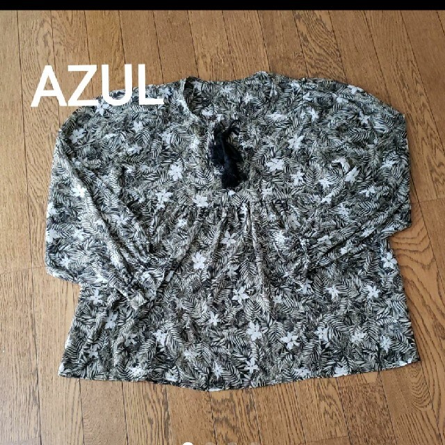 AZUL by moussy(アズールバイマウジー)の新品AZUL ブイネックブラウス レディースのトップス(シャツ/ブラウス(長袖/七分))の商品写真