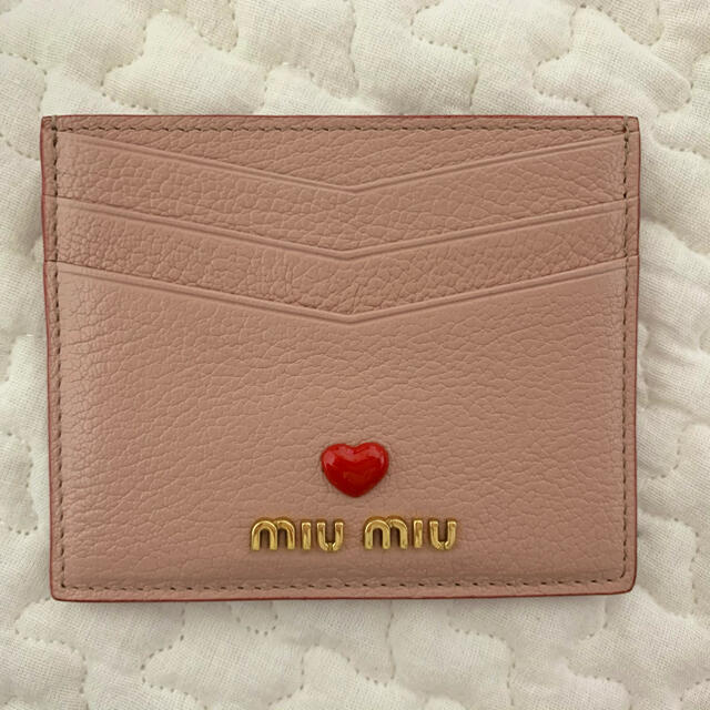 miumiu(ミュウミュウ)の【最終値下げ】miumiu MADRASLOVE パスケース レディースのファッション小物(名刺入れ/定期入れ)の商品写真