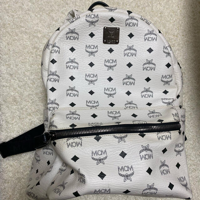 MCM スタッズ リュック バッグパック リニューアル 8756円