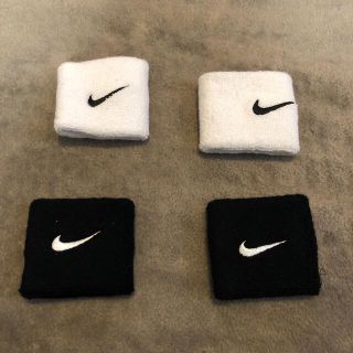 ナイキ(NIKE)のNIKE リストバンド　白黒セット(バングル/リストバンド)