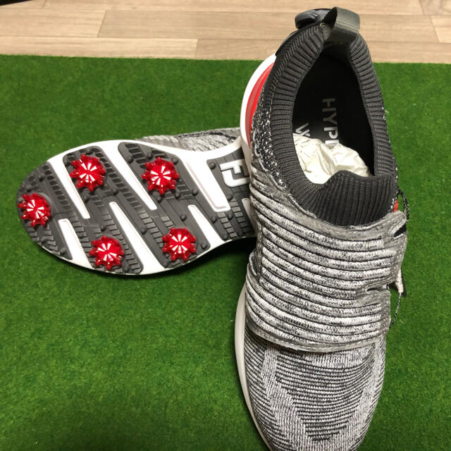 FootJoy(フットジョイ)のフットジョイ　2021年モデル　HYPERFLEX グレーレッド　25.５センチ スポーツ/アウトドアのゴルフ(シューズ)の商品写真