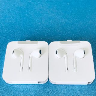 アップル(Apple)の☆【新品 未使用】Apple純正  iPhoneイヤホン ２個セット商品(ヘッドフォン/イヤフォン)