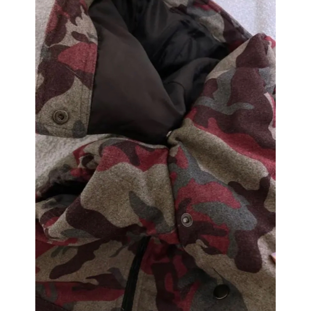 カモフラージュ柄🪖ダウンベスト ダウンジャケット 迷彩  レディースのジャケット/アウター(ダウンベスト)の商品写真