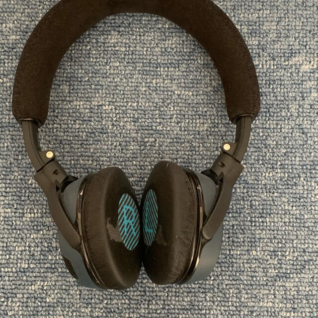SoundLink on-ear Bluetooth hedophones 1