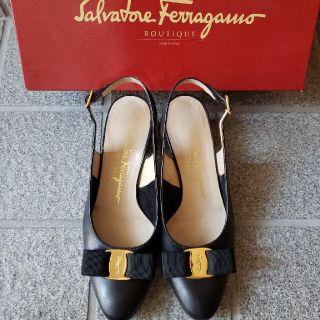 サルヴァトーレフェラガモ(Salvatore Ferragamo)のFerragamo　フェラガモバックストラップサンダル(ハイヒール/パンプス)