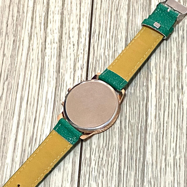 腕時計 グリーン レディース ユニセックス レディースのファッション小物(腕時計)の商品写真