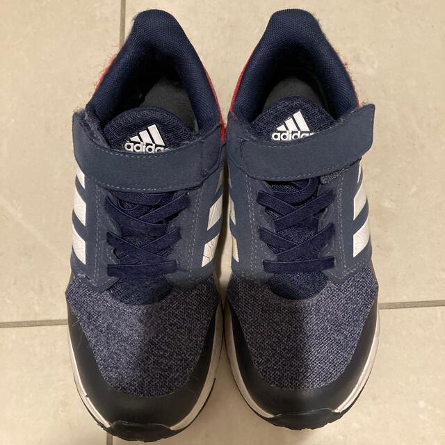 adidas(アディダス)のadidas スニーカー　21.5cm キッズ/ベビー/マタニティのキッズ靴/シューズ(15cm~)(スニーカー)の商品写真