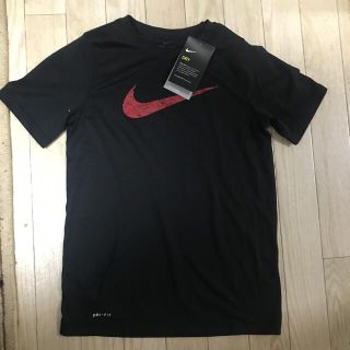 ナイキ(NIKE)の新品タグ付きNIKETシャツ150センチ❤️(Tシャツ/カットソー)