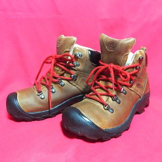 キーン(KEEN)の【美品】 KEEN   ピレニーズ　 トレッキングシューズ  24cm(登山用品)