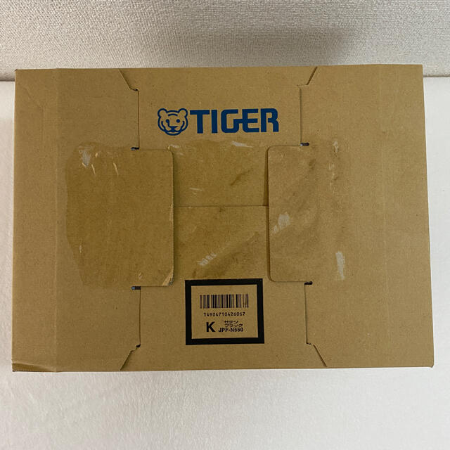 TIGER(タイガー)の【新品】タイガー魔法瓶(TIGER) 炊飯器 3合 ブラック JPF-N550 スマホ/家電/カメラの調理家電(炊飯器)の商品写真