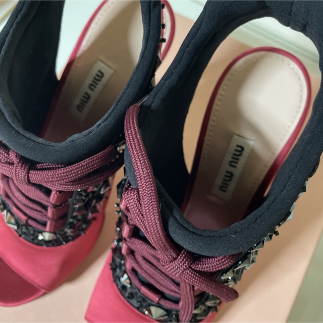 miumiu(ミュウミュウ)の新品未使用　MIU MIU パンプス　37ハーフ レディースの靴/シューズ(ハイヒール/パンプス)の商品写真