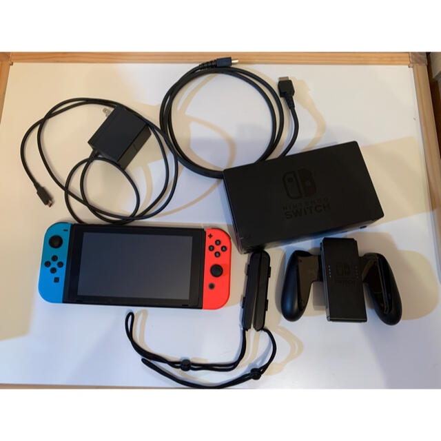 Nintendo Switch(ニンテンドースイッチ)のba様専用　任天堂Switch   本体　動作品 エンタメ/ホビーのゲームソフト/ゲーム機本体(家庭用ゲーム機本体)の商品写真