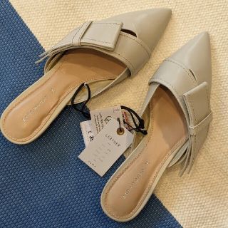 ザラ(ZARA)の(新品) ZARA スリッポン フラット(スリッポン/モカシン)