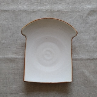 コンガリ舎   クボトモコ  パンの皿 陶器 作家もの  プレート
