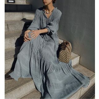 アメリヴィンテージ(Ameri VINTAGE)のAMERI　SHIRRING PLEATS DRESS(ロングワンピース/マキシワンピース)