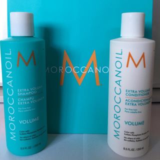 モロッカンオイル(Moroccan oil)の【送料込・新品】モロッカンオイルシャンプー&コンディショナー250ml各1本ずつ(ヘアケア)