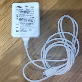 エーユー(au)の【Aya様専用】共通ACアダプター05 0501PWA au 充電器(バッテリー/充電器)