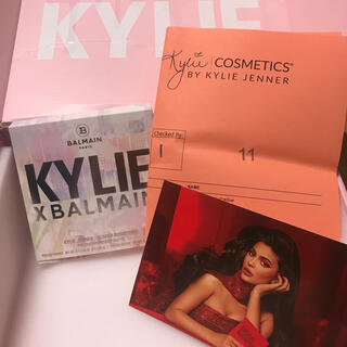 カイリーコスメティックス(Kylie Cosmetics)のカイリーコスメ&バルマン　アイシャドーパレット　9色(アイシャドウ)