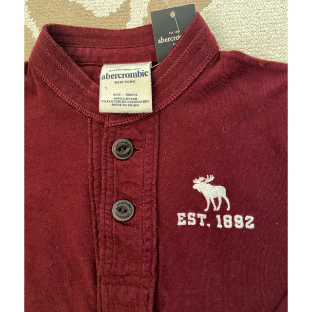 Abercrombie&Fitch(アバクロンビーアンドフィッチ)の新品 Abercrombie アバクロ キッズ ロンT (boys S) 140 キッズ/ベビー/マタニティのキッズ服男の子用(90cm~)(Tシャツ/カットソー)の商品写真