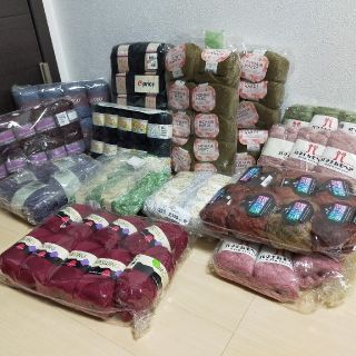 毛糸　まとめ売り　110玉　未使用品(生地/糸)