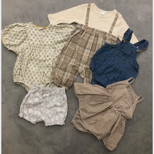 babyGAP(ベビーギャップ)の女の子　春夏セット　70〜80サイズ キッズ/ベビー/マタニティのベビー服(~85cm)(ロンパース)の商品写真