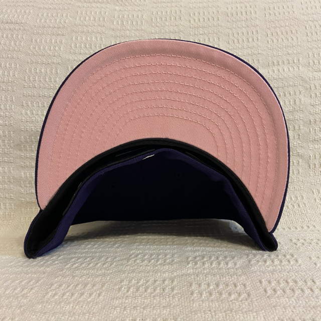 NEW ERA(ニューエラー)のNEW ERA PINK BOTTOM YANKEES 7 3/8 58.7 メンズの帽子(キャップ)の商品写真