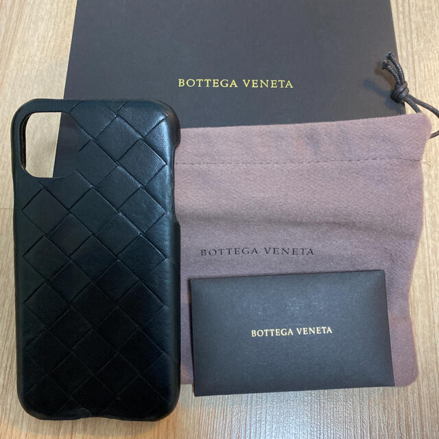 Bottega Veneta(ボッテガヴェネタ)のボッテガヴェネタ　BOTTEGA VENETA iPhone 11ケース　牛革 スマホ/家電/カメラのスマホアクセサリー(iPhoneケース)の商品写真