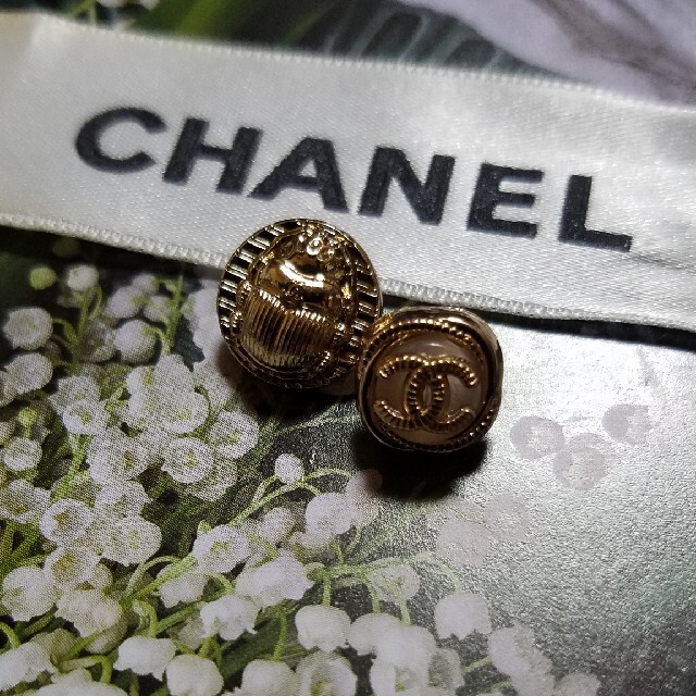 CHANEL(シャネル)のCHANELボタン♪sale♡ ハンドメイドの素材/材料(各種パーツ)の商品写真