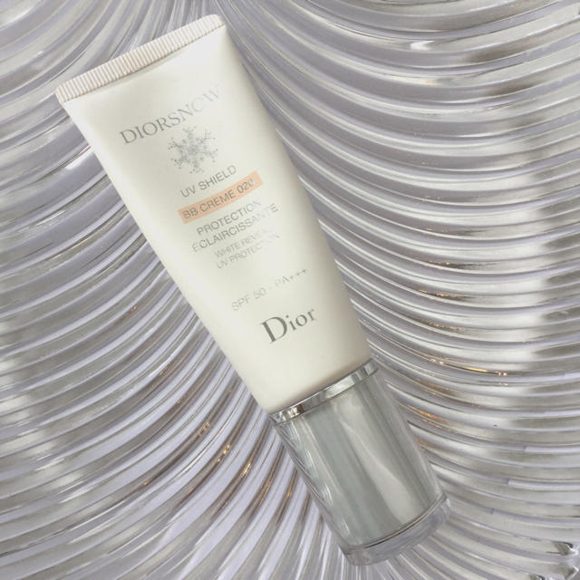 Dior(ディオール)のDior☆Snow BB cream uv shield コスメ/美容のベースメイク/化粧品(BBクリーム)の商品写真