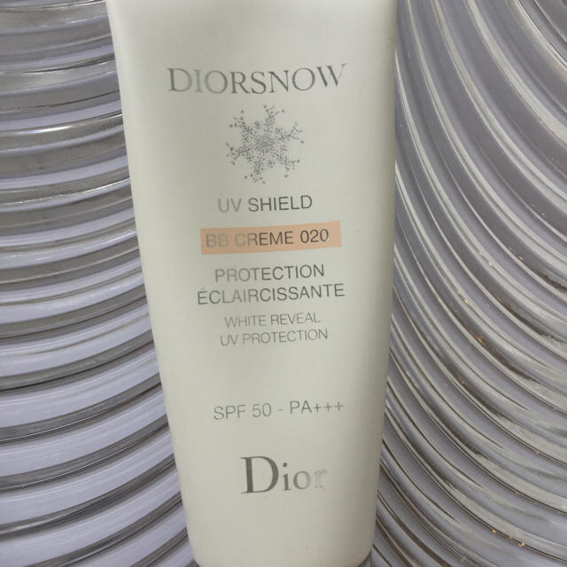 Dior(ディオール)のDior☆Snow BB cream uv shield コスメ/美容のベースメイク/化粧品(BBクリーム)の商品写真
