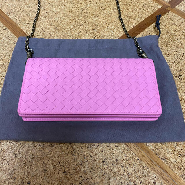 Bottega Veneta(ボッテガヴェネタ)のSALE⭐︎ボッテガべネタ　チェーンウォレット　ショルダー レディースのファッション小物(財布)の商品写真