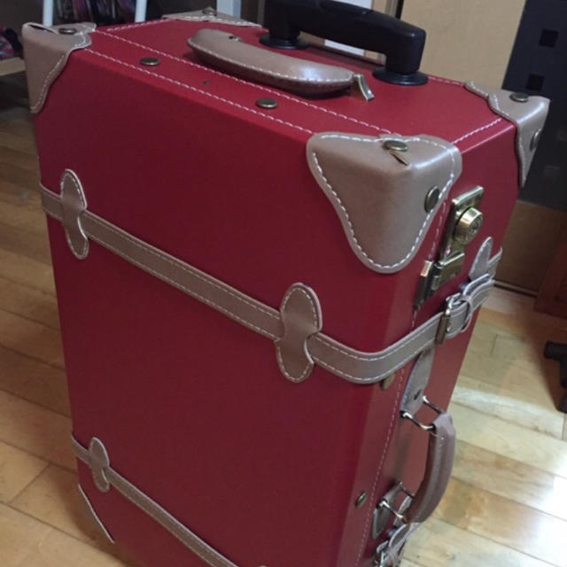 新品未使用☆クラシックなデザイン☆軽量キャリーケース レディースのバッグ(スーツケース/キャリーバッグ)の商品写真