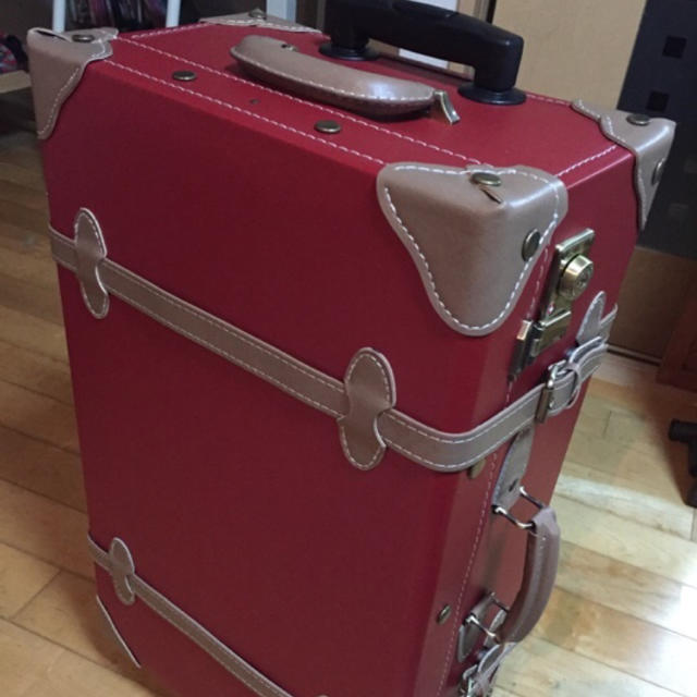 新品未使用☆クラシックなデザイン☆軽量キャリーケース 1
