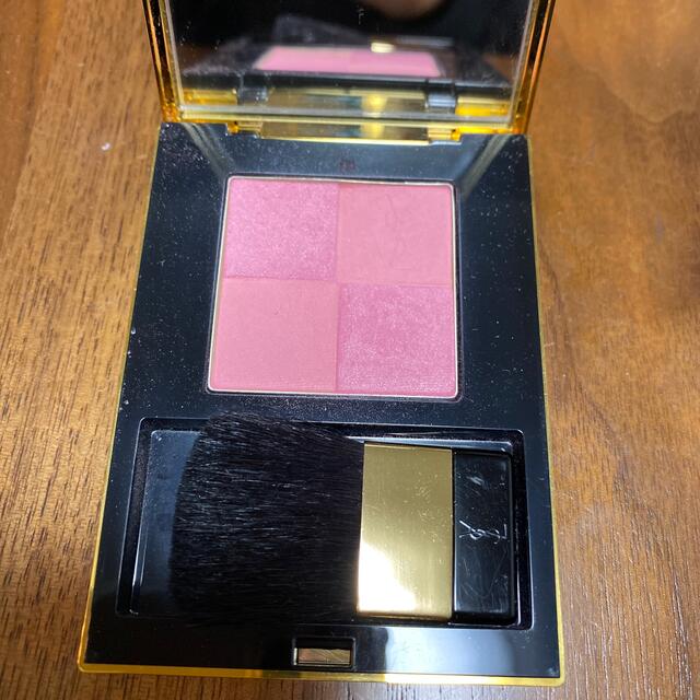 Yves Saint Laurent Beaute(イヴサンローランボーテ)のサンローラン　チーク コスメ/美容のベースメイク/化粧品(チーク)の商品写真