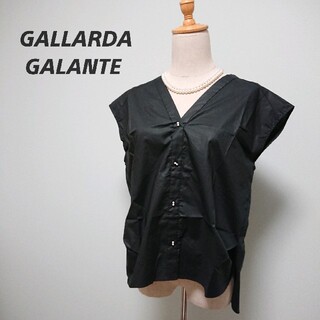 ガリャルダガランテ(GALLARDA GALANTE)の完売品 新品 ガリャルダガランテ パールボタンシャツ ブラック 定価1.5万(シャツ/ブラウス(半袖/袖なし))