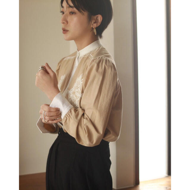 TODAYFUL シャツ　刺繍　Embroidery Puff Blouse
