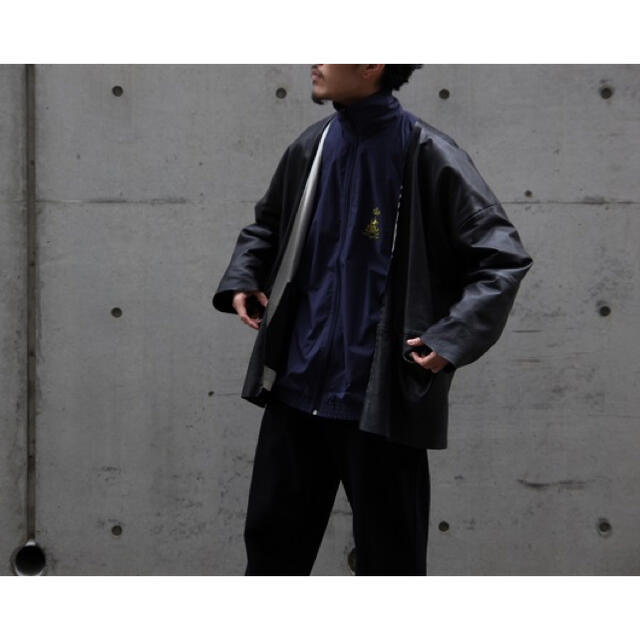 COMOLI(コモリ)のconfect シープスキン羽織りジャケット メンズのジャケット/アウター(レザージャケット)の商品写真