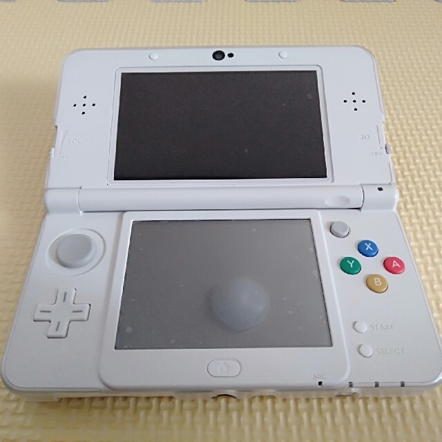 ニンテンドー3DS(ニンテンドー3DS)のnew nintendo 3DS ハローキティ エンタメ/ホビーのゲームソフト/ゲーム機本体(携帯用ゲーム機本体)の商品写真