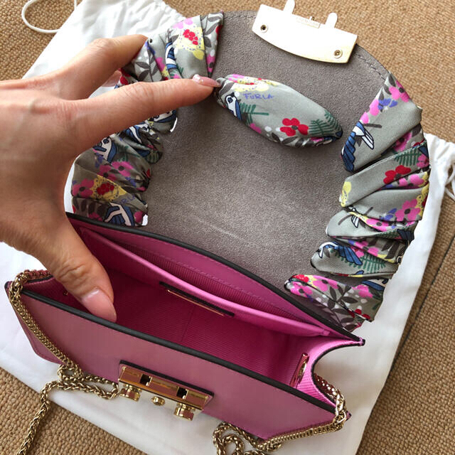 【新品未使用】FURLA ショルダーバッグ スカーフ付き
