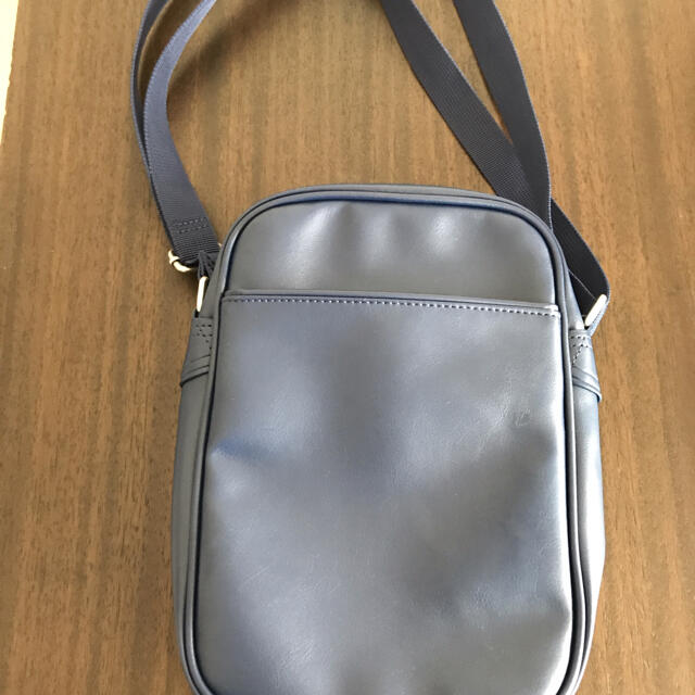 NIKE(ナイキ)のナイキ　ショルダーバック メンズのバッグ(ショルダーバッグ)の商品写真