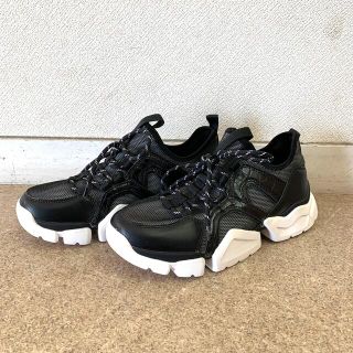 ザラ(ZARA)のZARA ダットスニーカー(スニーカー)