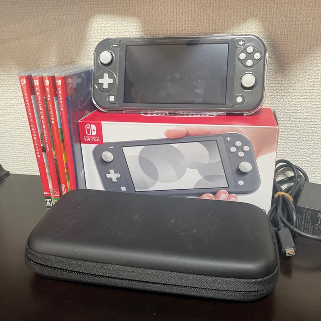 任天堂スイッチライト本体 ソフト4本 - medlabacre.com.br
