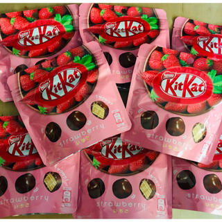 ネスレ(Nestle)の《サクサク♡苺♡チョコ ８袋セット》キットカット ストロベリー(菓子/デザート)