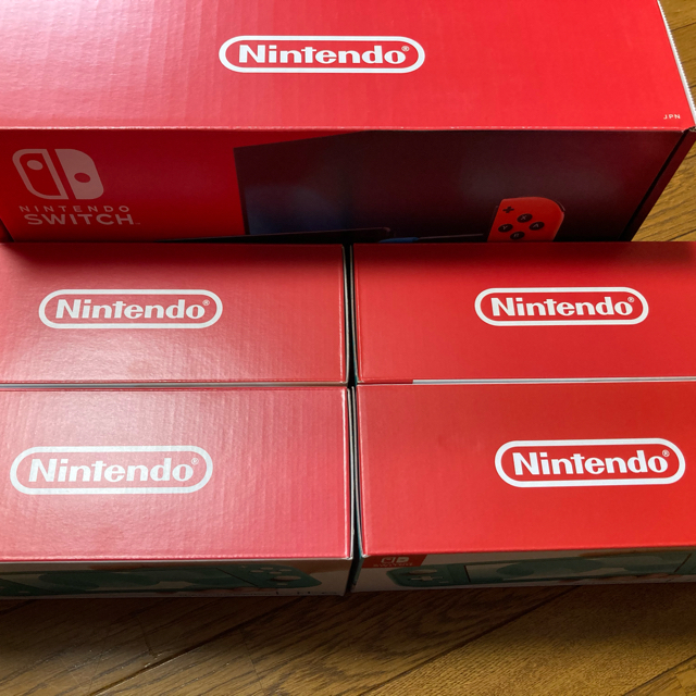 新品未開封　Nintendo Switch Lite  ４台、Switch 1台