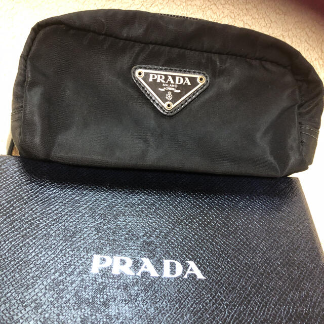 PRADA  化粧ポーチ　正規店購入　美品　PRADA箱入り　黒