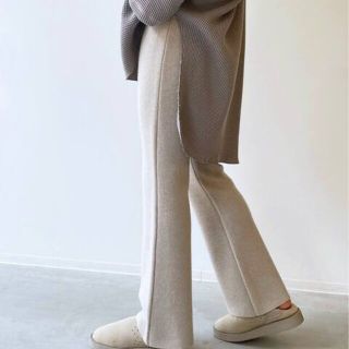 アパルトモンドゥーズィエムクラス(L'Appartement DEUXIEME CLASSE)のFlara knit Pants /ベージュ　36(カジュアルパンツ)