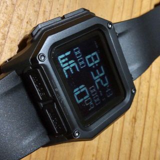 ニクソン(NIXON)のニクソン　レグルス　ブラック　未使用品　箱無し、保証書無し(腕時計(デジタル))